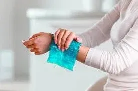 ice or heat for bee sting swelling